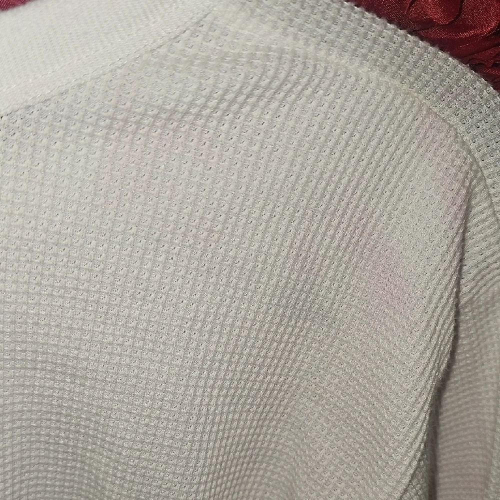 Men's Thermal Shirt & Pants Size Medium ( Slight Pink On Right Shoulder)